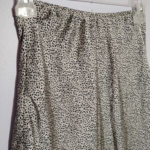 Elegant Black and White A-Line Skirt